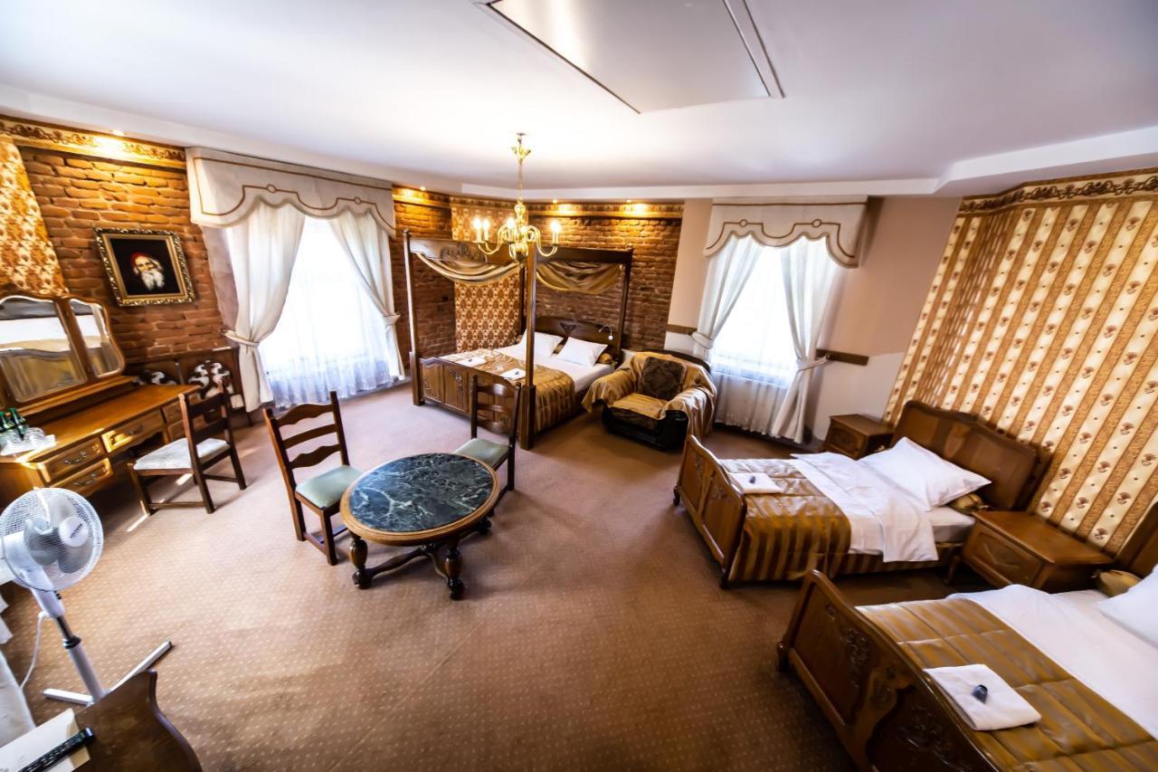 Bed and Breakfast Dwor Boratyn Exterior foto