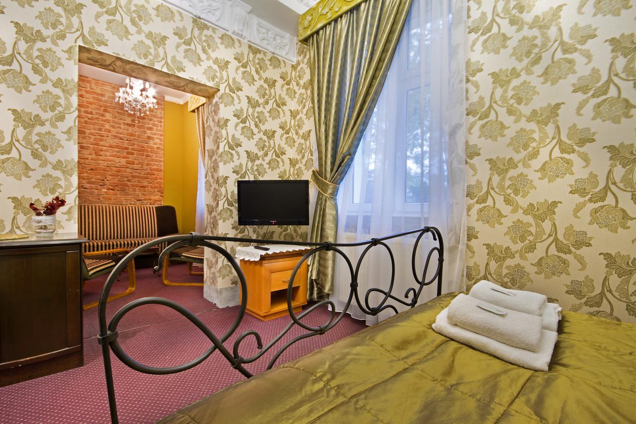 Bed and Breakfast Dwor Boratyn Exterior foto