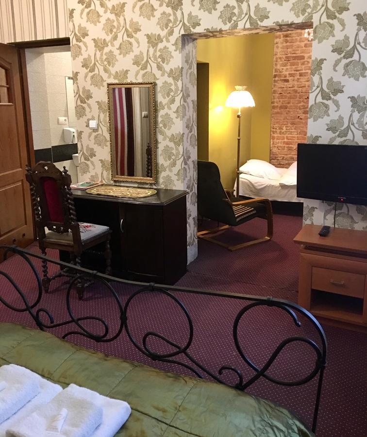 Bed and Breakfast Dwor Boratyn Exterior foto